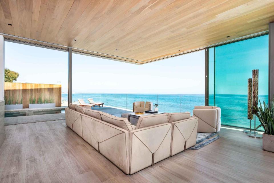 Malibu, USA  Visionnaire Home Philosophy